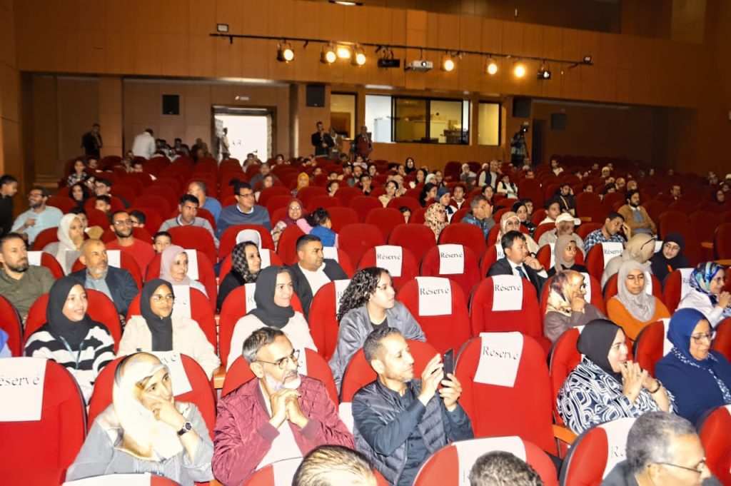 سطات: مبادرة رائدة في إدماج الأطفال المغاربة في عالم البحث العلمي 4 WhatsApp Image 2024 11 19 a 16.37.03 9d5ea367 adjust