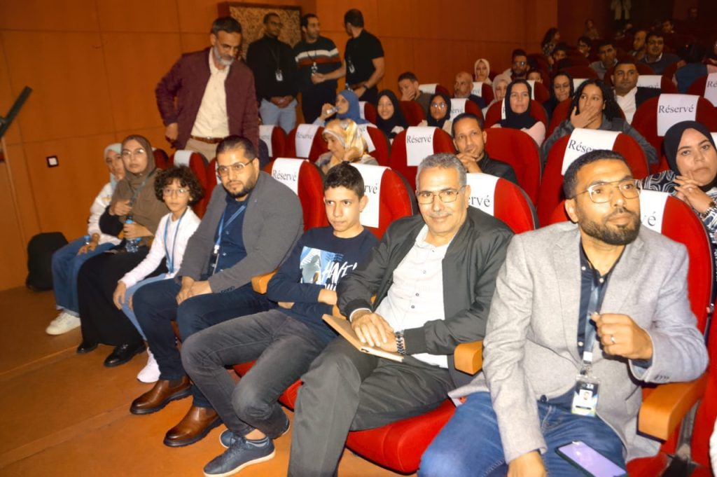 سطات: مبادرة رائدة في إدماج الأطفال المغاربة في عالم البحث العلمي 2 WhatsApp Image 2024 11 19 a 16.37.04 a86ea99c adjust