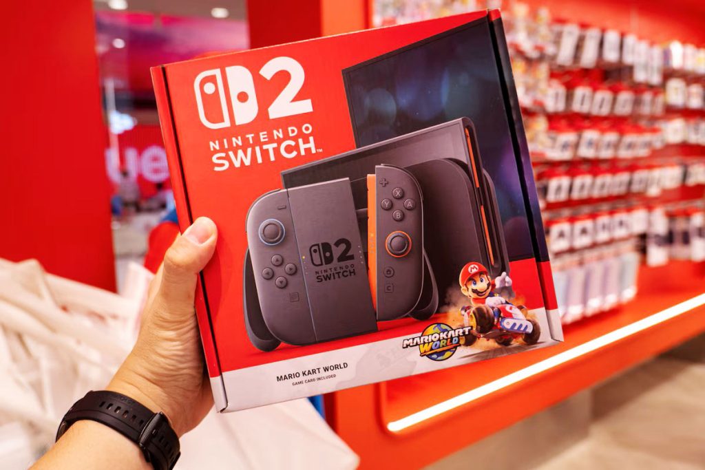 حقق Nintendo Switch 2 إنجازًا جديدًا في اليابان بعدما تجاوز 6 ملايين وحدة مباعة خلال 59 أسبوعًا فقط، ليصبح أسرع جهاز ألعاب يصل إلى هذا الرقم في تاريخ السوق اليابانية وفق بيانات Famitsu.